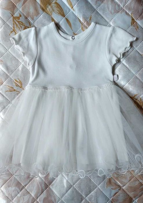 Бяла офицална рокличка с елече