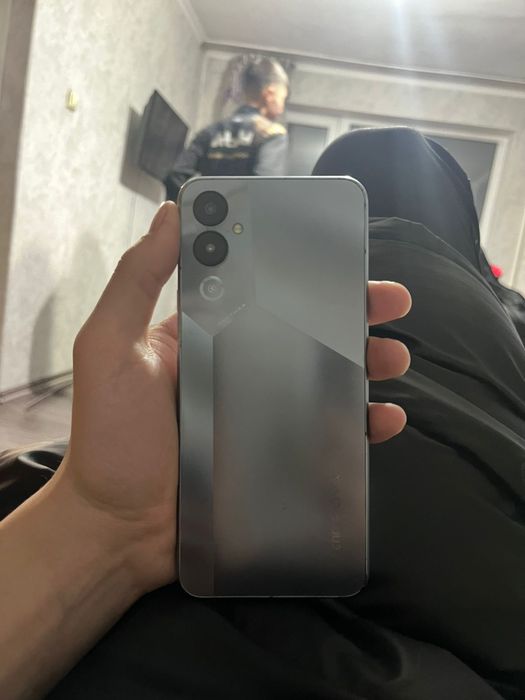 Продам Tecno Pova 4