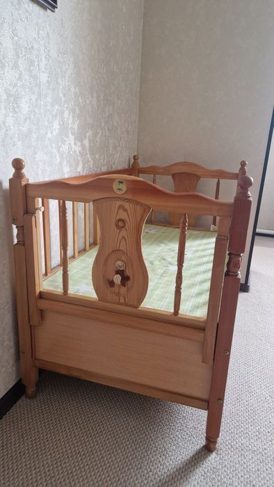 Продам детскую кроватку