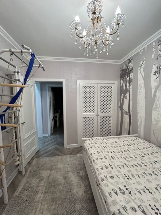 Продам четырехкомнатную квартиру