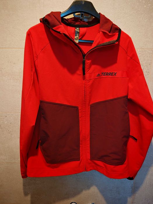 Vând geaca Adidas Terrex damă