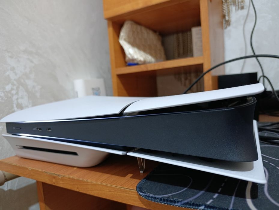 Продам Playstation 5Slim 1tb