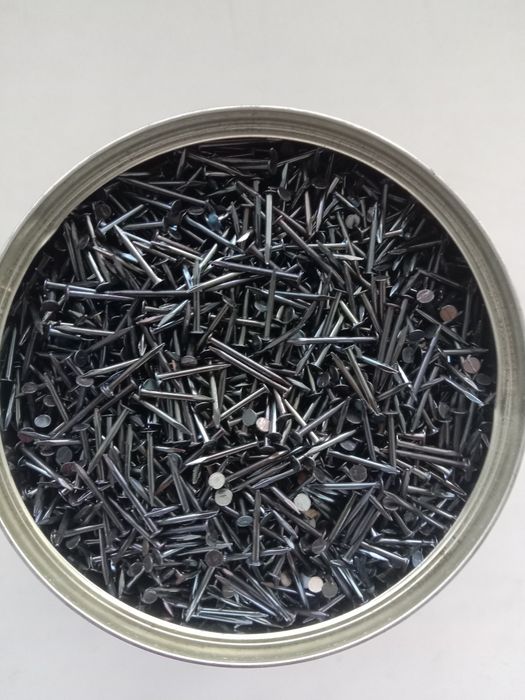 Гвозди мелкие нержавеющие.