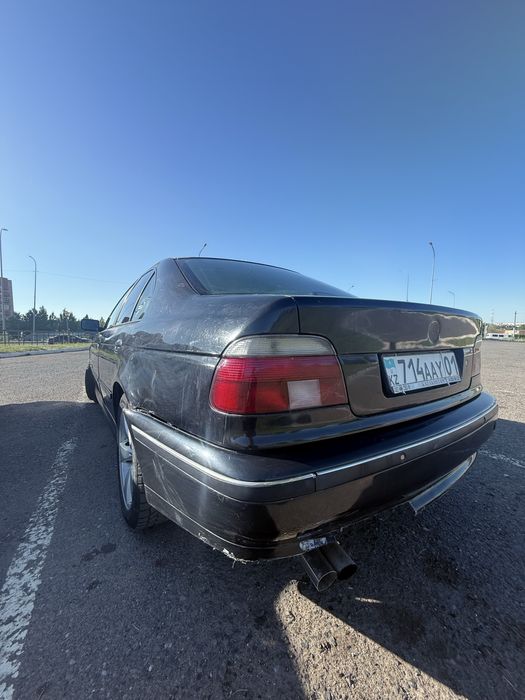 BMW 520 машина BMW 520