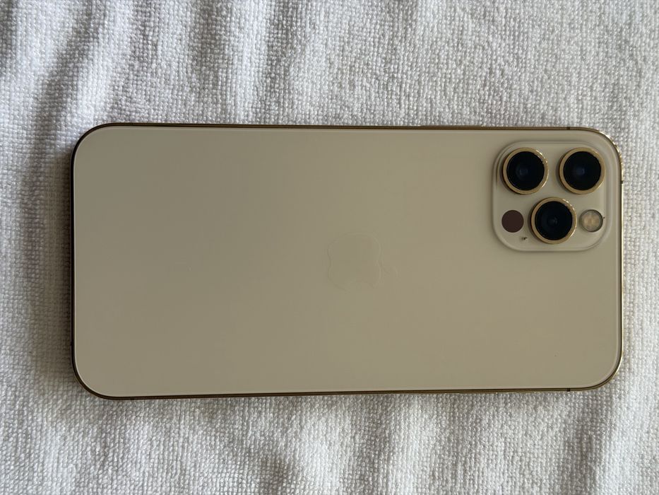 iPhone 12 Pro 256 GB Gold – като нов, пълен комплект, от оператор