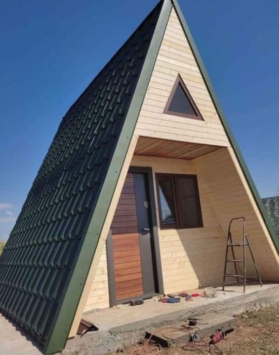 Vând și construiesc căsuțe din lemn