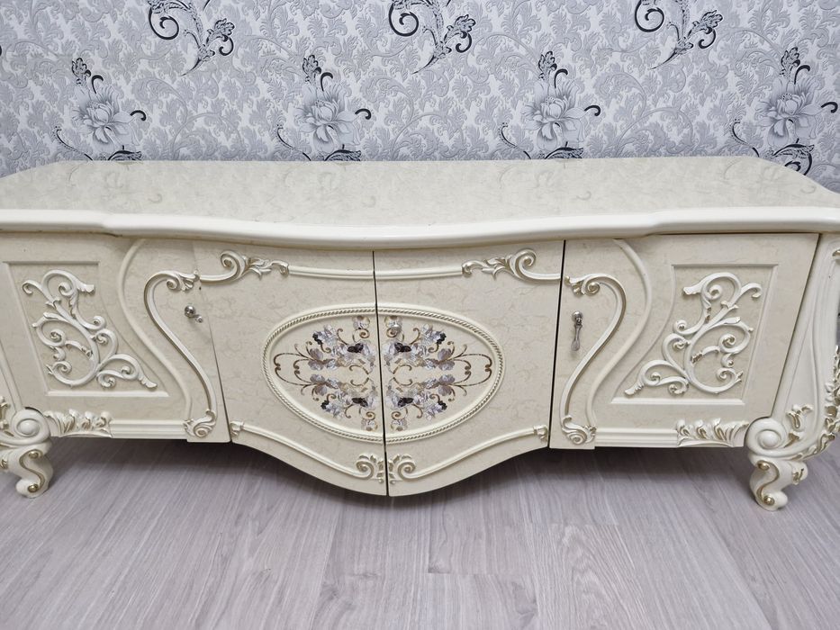 Продам тумбу под тв