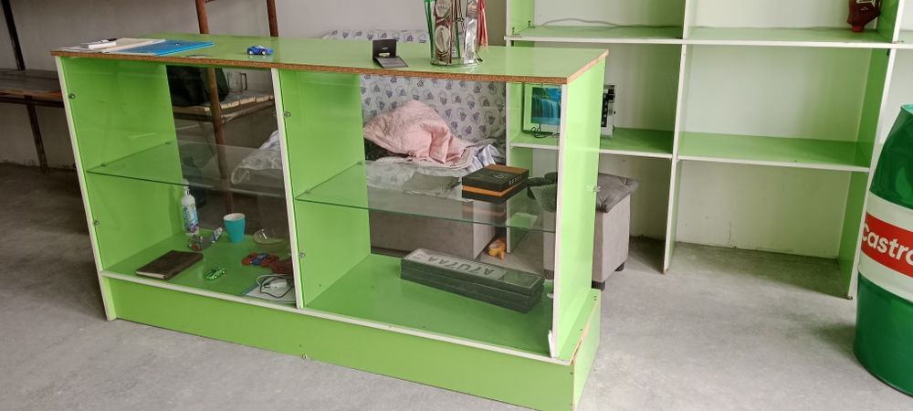 Магазин полкалари