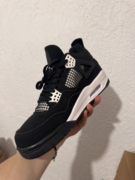 jordan 4 white thunder