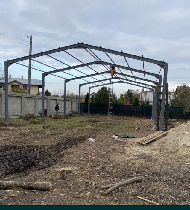 Vând hală metalica