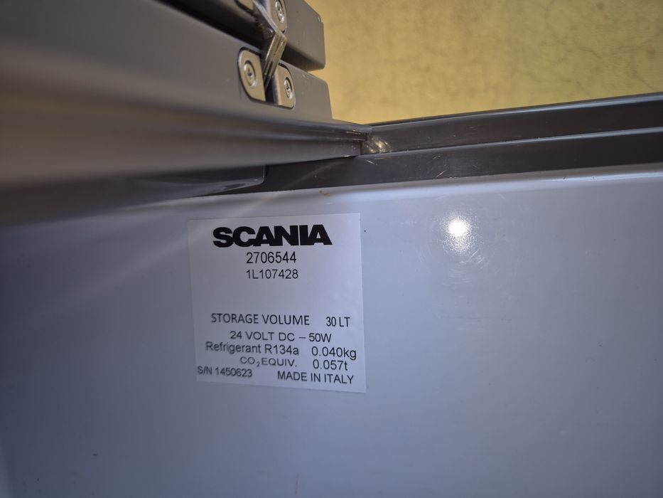 Frigider scania stare foarte bună 2 buc