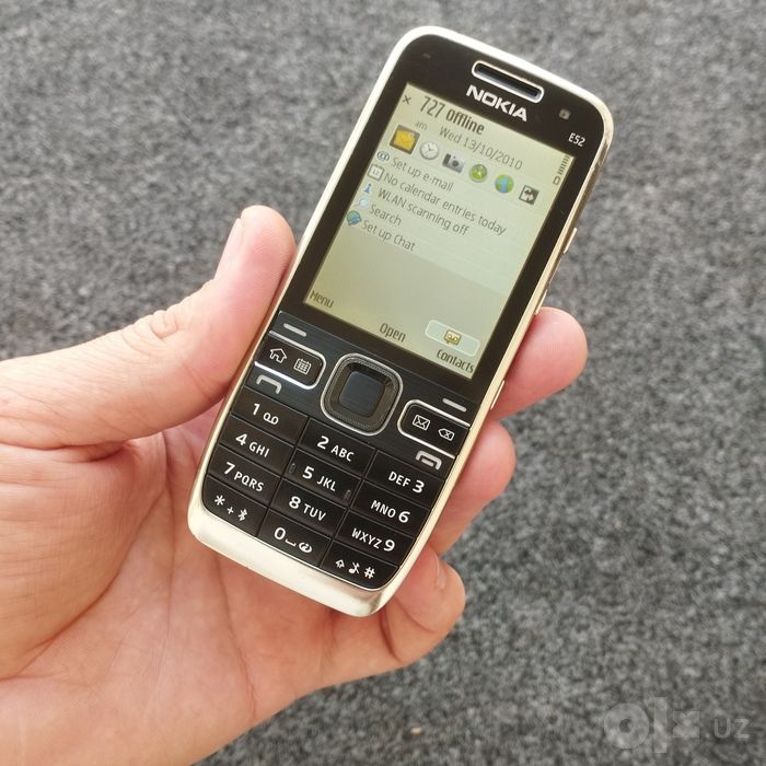 Nokia E52 Black sotladi