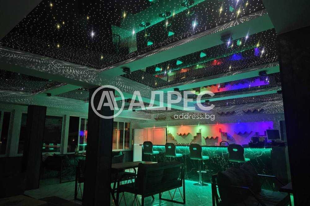 Заведение /кафе-ресторант/ в центъра на ж.к. "Орел"!