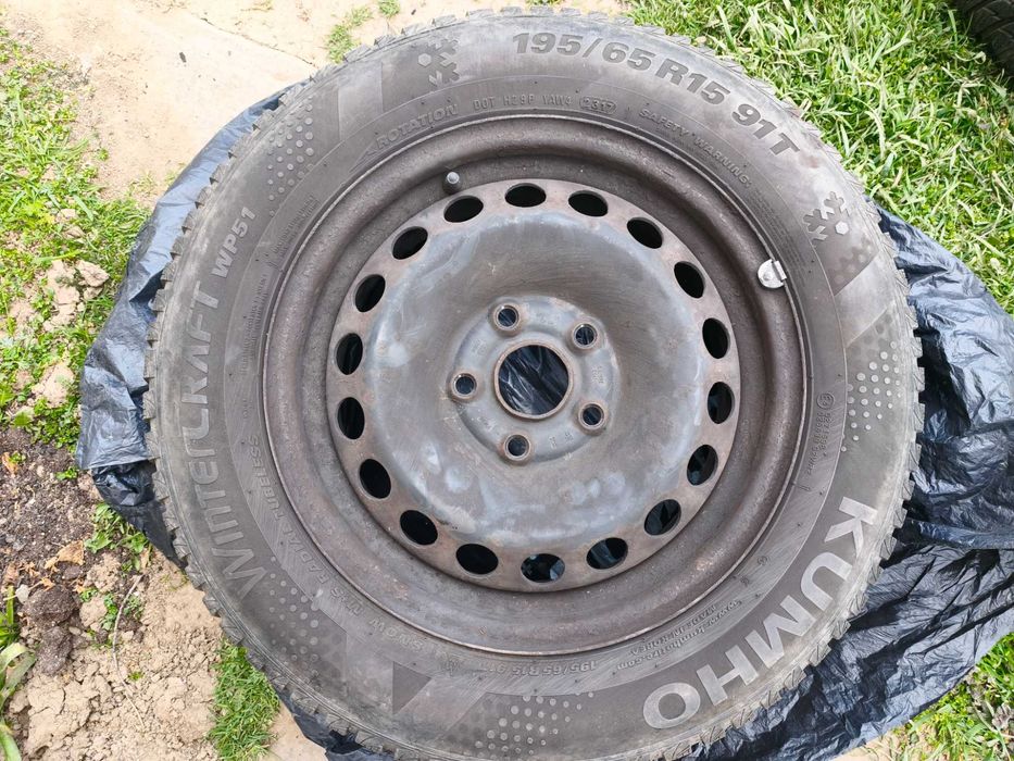 Гуми с джанти зимни 4 бр комплект 195/65 R15 91T