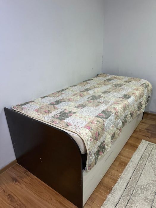 Продам двух ярусную кровать