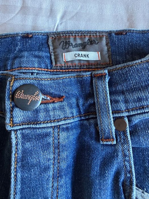 Нови дънки Wrangler