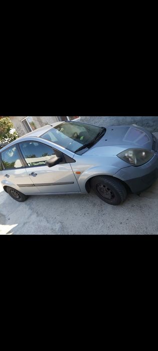 Ford fiesta stare foarte buna de utilizare consum mic