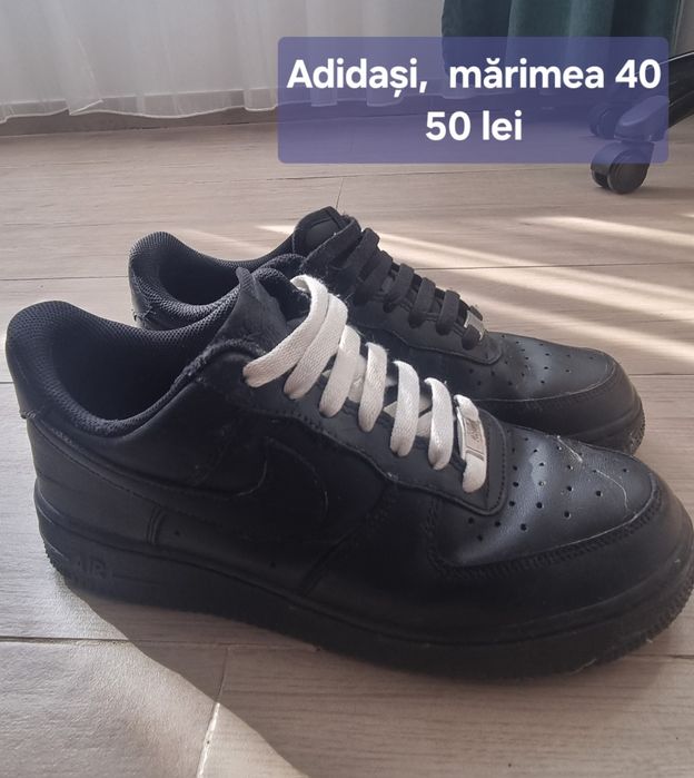 Adidași,  mărimea 40