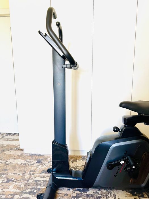 Velo trenajor sotiladi yengi