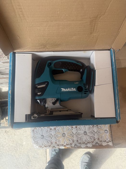Акумулаторният прободен трион (зеге) Makita