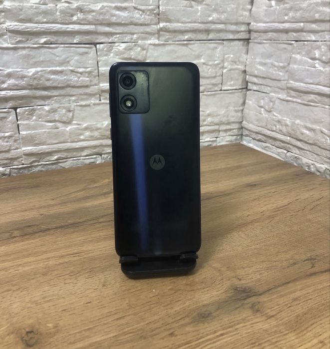 Moto e13 64 gb.
