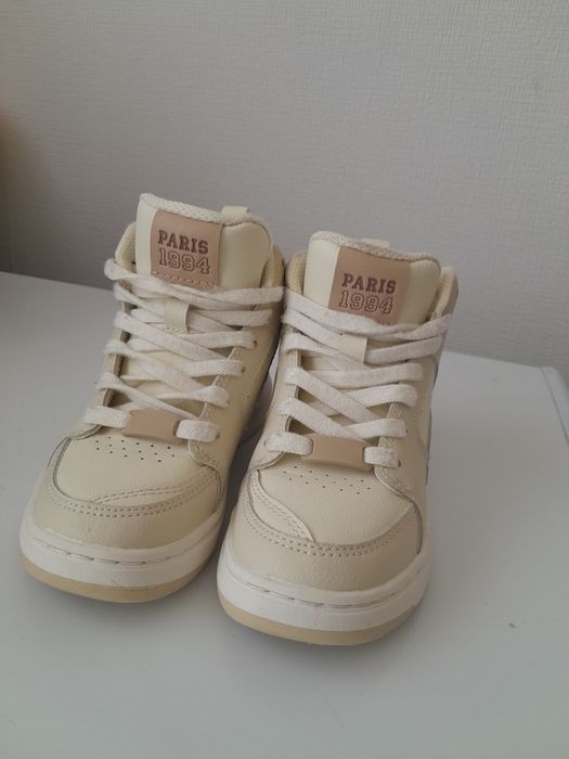 Продам демисезонные ботинки для девочки 28 размер