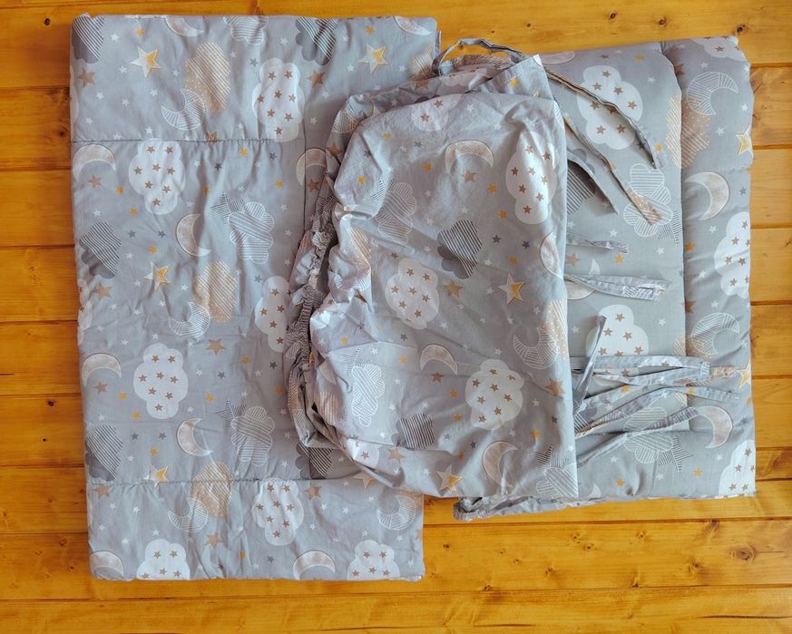 Vând Lenjerie trei piese pentru bebeluș
