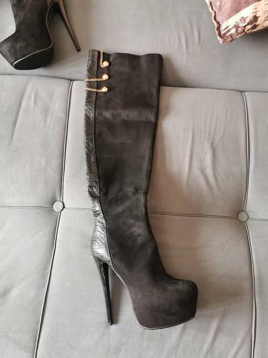 Весенние сапоги на каблуке