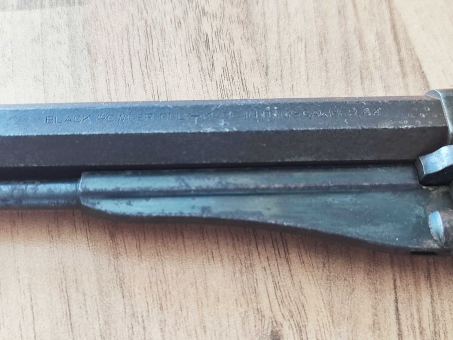 Автентичен пистолет:Colt Black Powder Only 44 Caliber Made in Italy