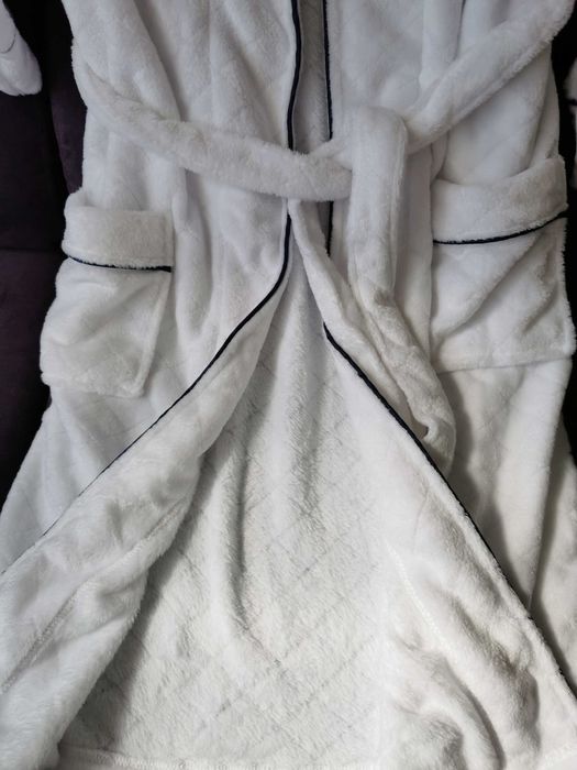 Дамски халат бял