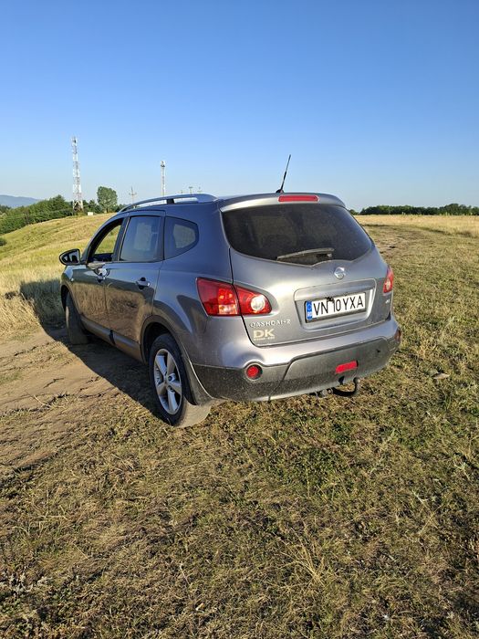 Vînd nissan qashqai +2 2009