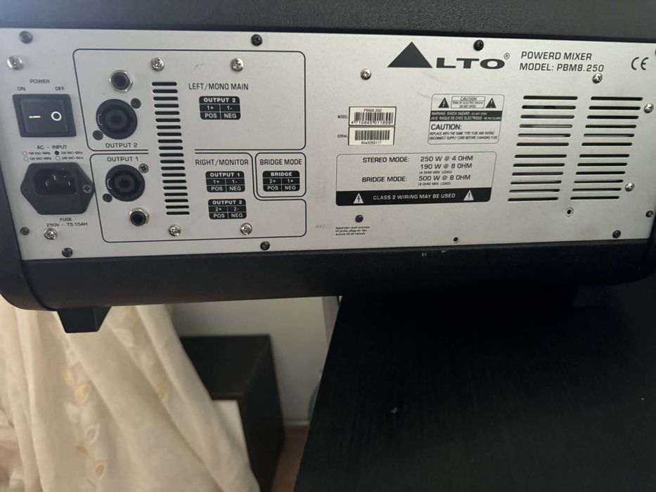 Vând sau schimb cu boxe active sau pasive