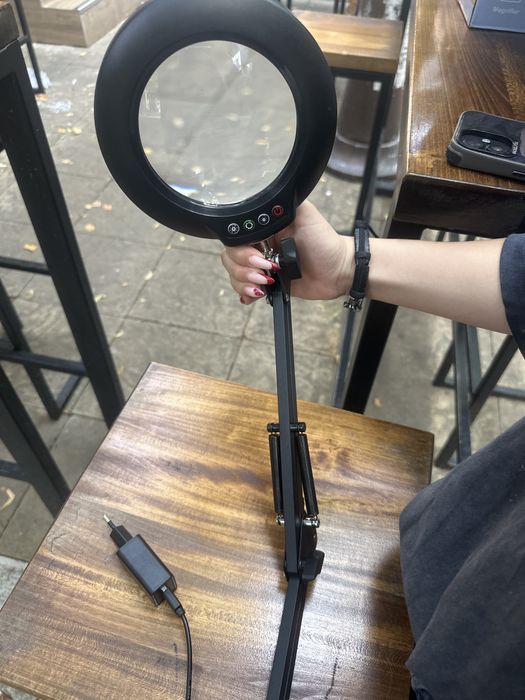 2-IN-1 Magnifiyng lamp