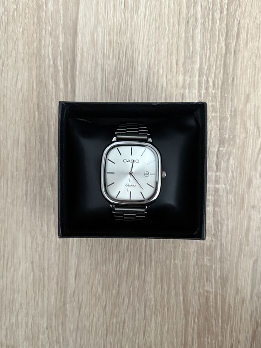 Часы Casio в серебристой расцветке