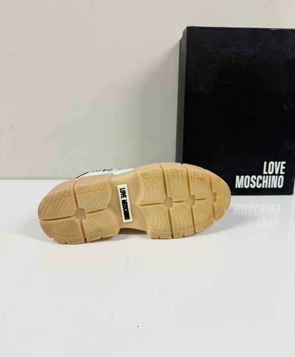 Love Moschino Eclipse