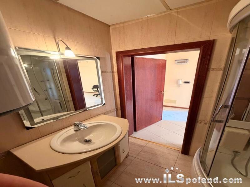 Продава се Многостаен апартамент в Варна, Окръжна болница - 195 кв.м за 1944 €/кв.м - Снимка #16