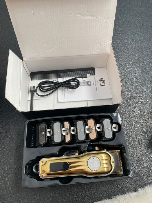 Професионална машинка за подстригване-комплект