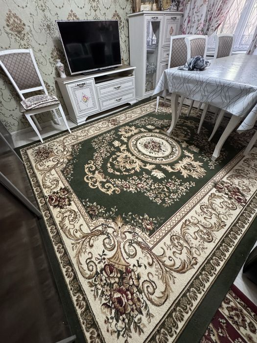Продам Ковер в отличном состоянии
