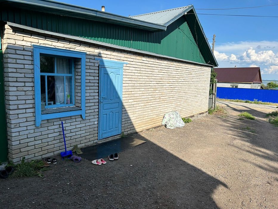 Продам дом, 3 комнаты. Большой участок удобен для ведения хозяйства