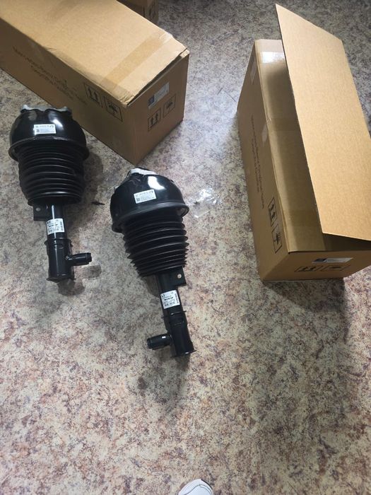 Стойка стойки Мерседес W218 CLS W212