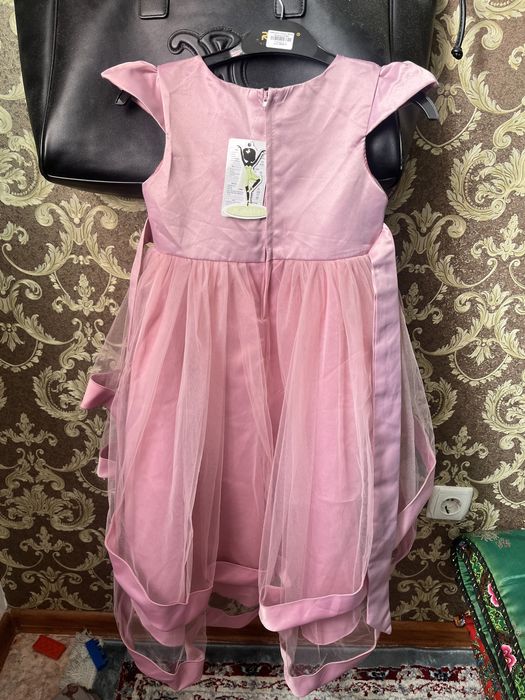 Продам платье для девочки