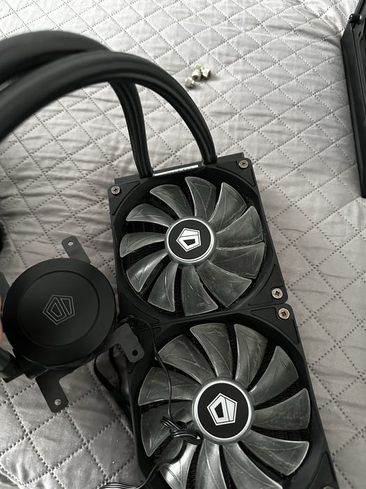 Cooler pe lichid    Intel /amd aio 240mm.