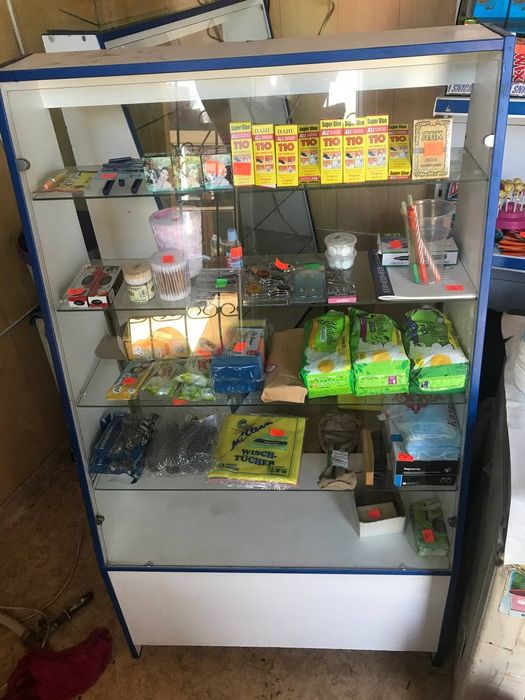 Витриный шкаф 1.40 на 80