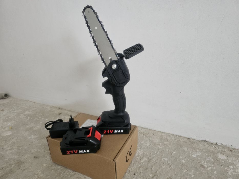 Акумолаторен верижен трион ЧИСТО НОВ