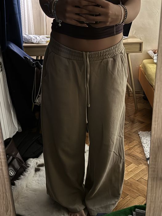 Широк анцуг Bershka