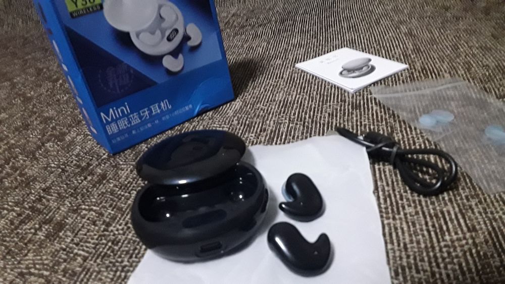 Casti bluetooth discrete in ear & sleep.