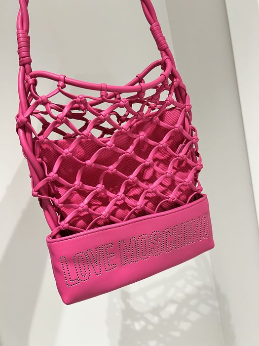 Малка чантичка на Love Moshchino