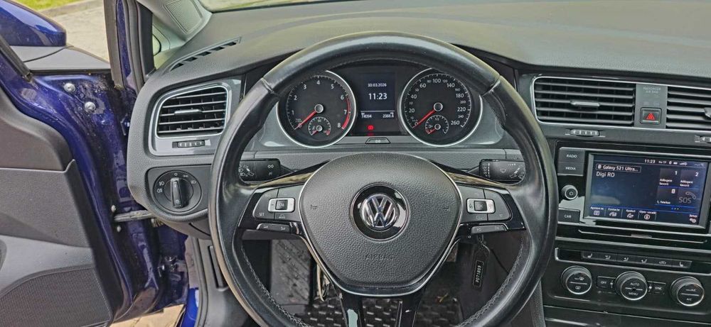 VOLKSWAGEN Golf 2018 — imagine 30