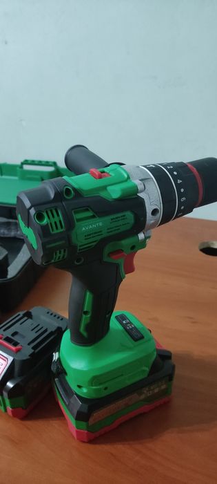 Бесщеточный дрель-шруповерт