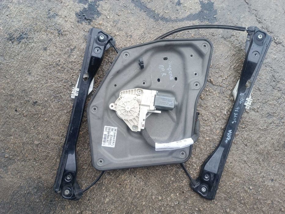 Механизъм дясно стъкло за Шкода Суперб / Superb 3T0837403B